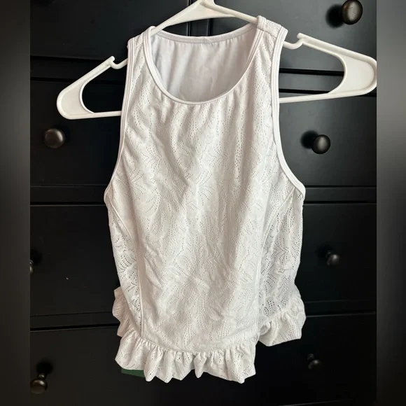 NWT HALARA Round Neck Ruffle Hem White Top - Picture 4 of 8